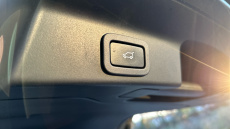 Jaguar F-Pace 2.0d [180] Chequered Flag 5dr Auto AWD Diesel Estate